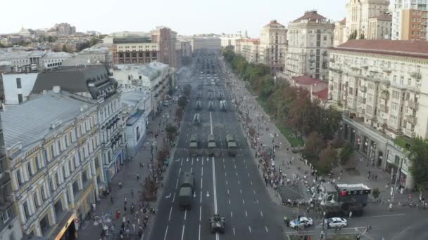 Ucrânia, Kiev - 24 de agosto de 2021. Arma militar de alta tecnologia no desfile do dia da independência em Kiev. — Vídeo de Stock