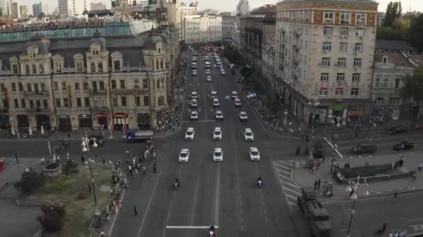 Oekraïne, Kiev - 24 augustus 2021. Politie van Oekraïne op militaire parade. — Stockvideo