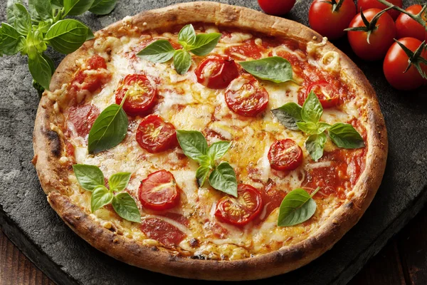 Pizza — Stockfoto