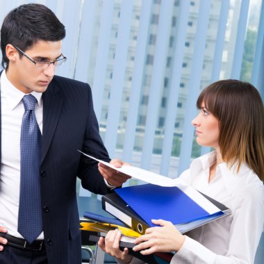 Office belgeleri ile iş adamları