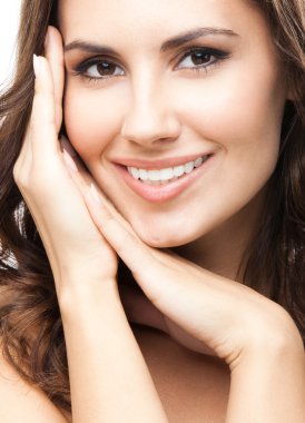 beyaz üzerine güzel bir kadın portresi