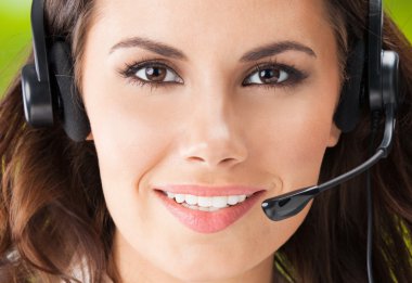 Destek telefonu operatörü kulaklık