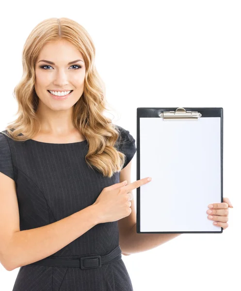 Geschäftsfrau zeigt leeres Klemmbrett, auf weiß — Stockfoto