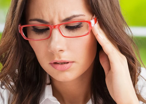 Thinking, tired or ill with headache businesswoman — Stock Image Thinking, tired or ill with headache businesswoman Stock Image