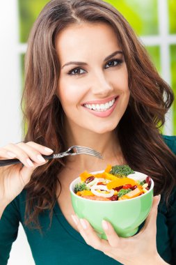 salata, açık havada olan kadın