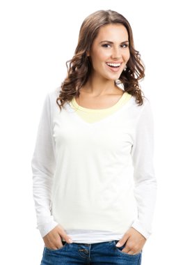 gülümseyen güzel genç kadın, izole 