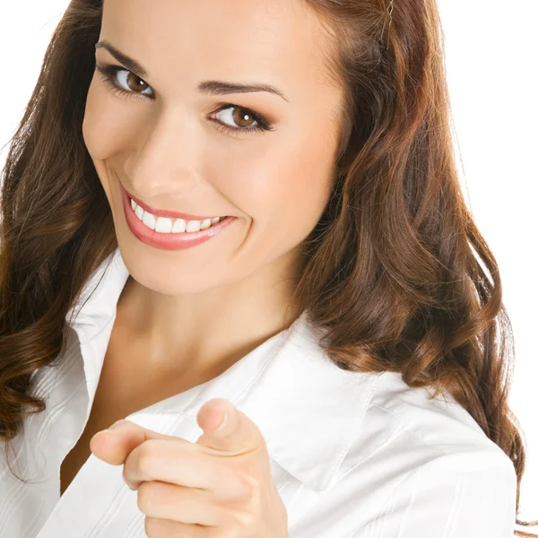 Бізнес-леді вказує пальцем на глядача, на білому — стокове фото