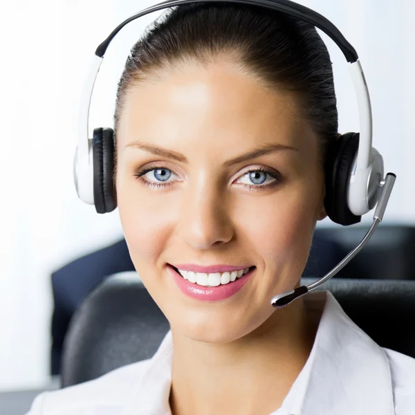 Operador de telefone apoio feminino — Fotografia de Stock