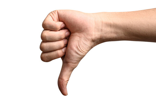 Крупный план руки, показывающий большие пальцы вверх знак изолирован на белом фоне с обрезкой пути
.