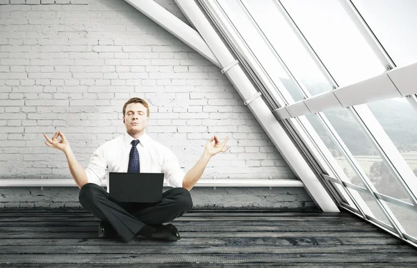 Meditação homem de negócios — Fotografia de Stock