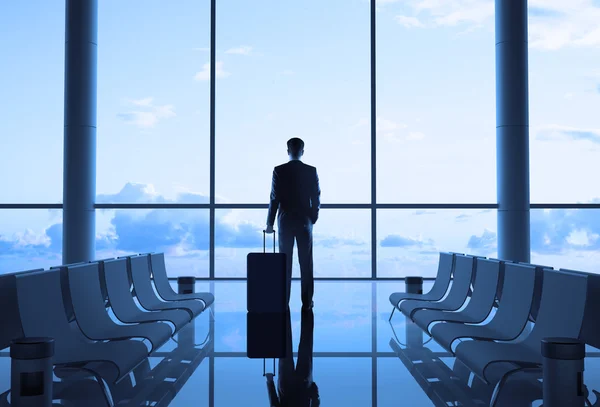 Man in luchthaven — Stockfoto