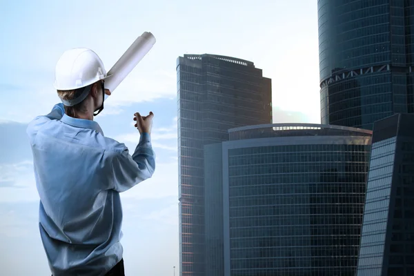 Costruttore che punta al centro — Foto Stock