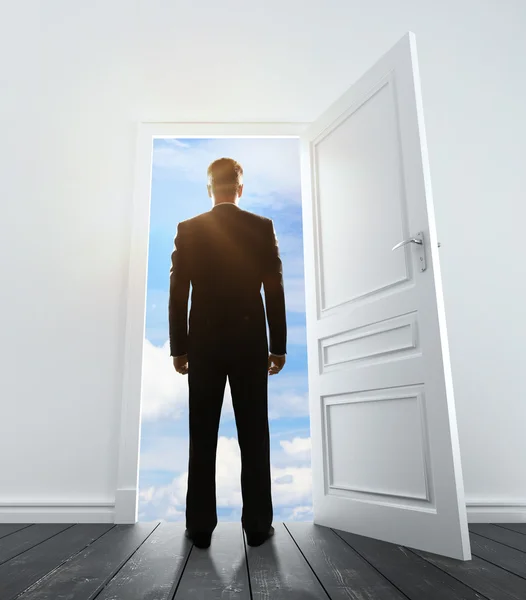 Big door to sky — Stock Photo, Image