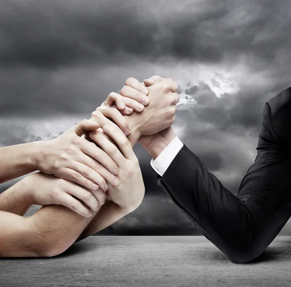 Bras de fer images libres de droit, photos de Bras de fer Depositphotos