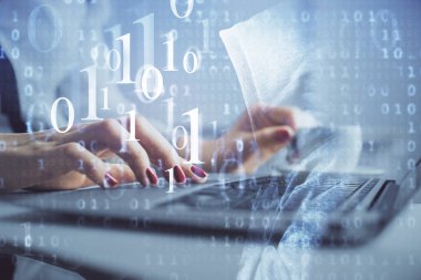 Bilgisayar ve veri temalı hologram çizimleri üzerinde çalışan kadın ellerine çok fazla maruz kalma. Teknoloji kavramı.