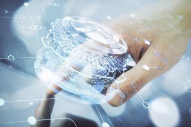 Dijital bir cihaz ve veri temalı çizim kullanan bir adamın el ele tutuşması. Yenilik kavramı.