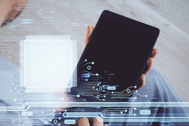 Bir adamın elini tutarken ve dijital bir cihaz ve veri temalı çizim kullanırken çift pozlama. Teknoloji konsepti.