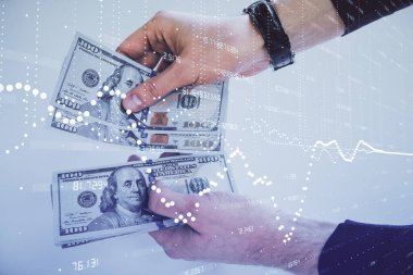 Teknolojiye çoklu maruz kalma hologram, dolar banknotları ve insan eli. Veri kavramı