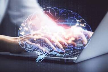 Bilgisayar ve insan beyin hologramı çizimleri üzerinde çalışan kadın ellerine çok maruz kaldı. Ai teknoloji konsepti.