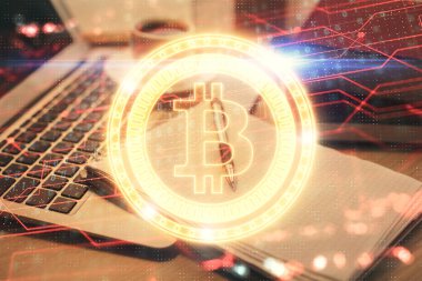 Masa arkasında kahve ve eşyalar olan kripto teknolojisi çizimi ve masaüstüne çifte maruz kalma. Engelleme zinciri kavramı