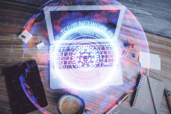 Teknoloji Hologramı Masaüstü Arka Planında Bilgisayarın Üzerine Çiziyor Üst Manzara — Stok fotoğraf