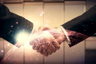 İki kişinin sosyal ağ temalı hologramı ve el sıkışması.