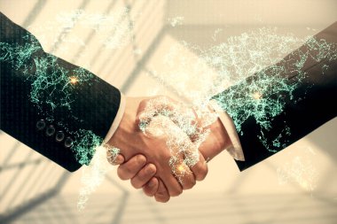 İki kişinin sosyal ağ temalı hologramı ve el sıkışması.