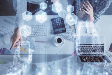 Kadın ve erkeğin birlikte çalışması ve teknoloji temalı çizimler. Bilgisayar arkaplanı. Üst Manzara. Yüksek teknoloji konsepti.