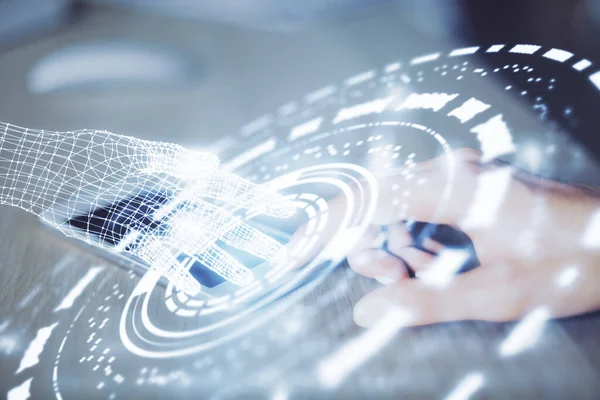 Teknolojiye çifte maruz kalma, hologram ve cep telefonu kullanan bir kadın..