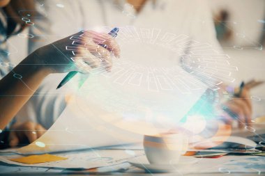 Veri temalı çizimin arka plan yazan insanların üzerine çifte pozlanması. Teknoloji kavramı