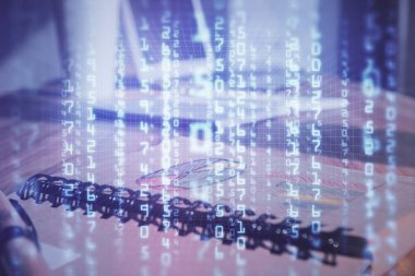 Veri temalı çizimlerin çoklu pozlanması ve açık defter arkaplanı olan masa. Eğitim kavramı