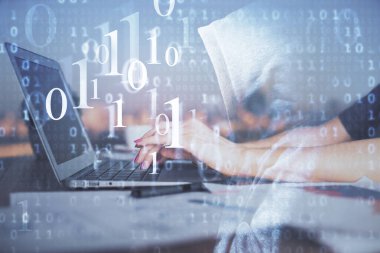 Bilgisayar ve veri temalı hologram çizimleri üzerinde çalışan kadın ellerine çok fazla maruz kalma. Teknoloji kavramı.