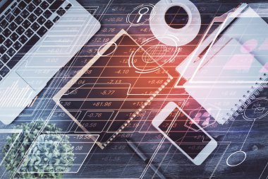 Çalışma masasının üzerine teknoloji teması çizimi çifte pozlama. Üst Manzara. Küresel veri analiz kavramı.