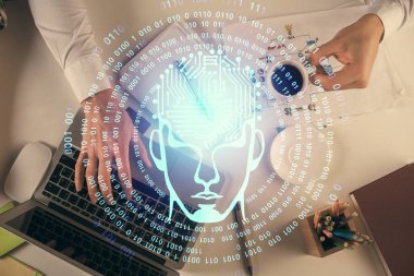 Bilgisayar klavyesinde ve beyin hologramı çizimlerinde insan elinin çifte pozu. Üst Manzara. Ai ve veri teknolojisi kavramı.