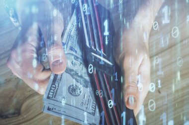 Teknolojinin iki katına çıkması hologram, dolar banknotları ve insan eli. Veri kavramı