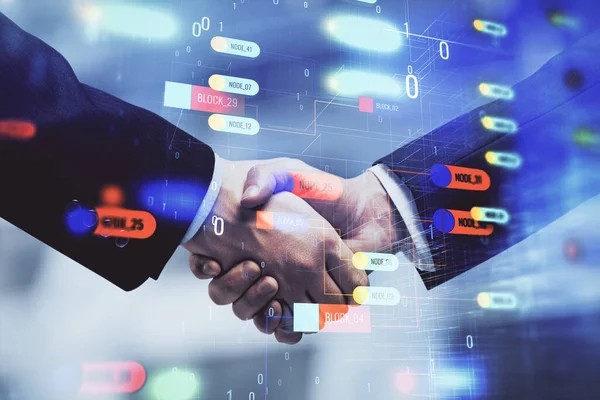 İki kişinin veri temalı hologramı ve el sıkışması. Bilişim endüstrisi konseptinde ortaklık.