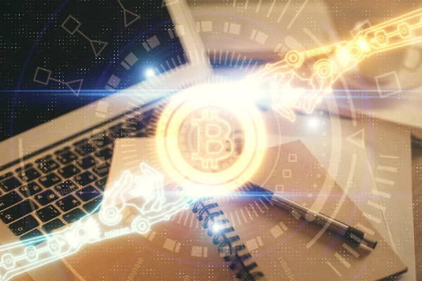 Masa arkasında kahve ve eşyalar olan kripto teknolojisi çizimi ve masaüstüne çifte maruz kalma. Engelleme zinciri kavramı