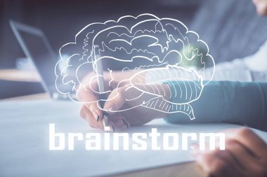 Arka planda not alan insanların yaratıcı çizimlerine iki kez maruz kalmak. Başlangıcın konsepti