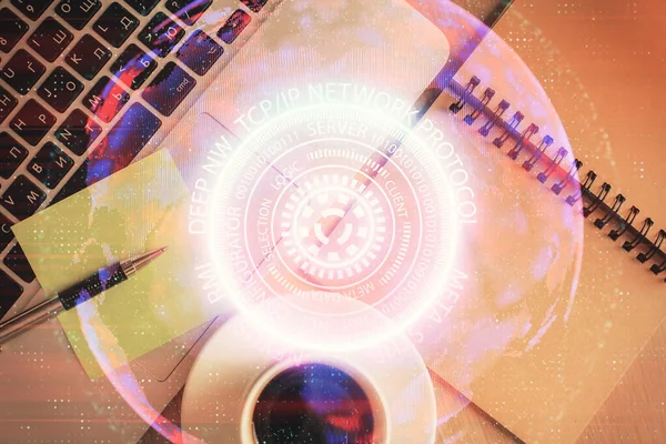 Teknoloji Hologramı Masaüstü Arka Planında Bilgisayarın Üzerine Çiziyor Üst Manzara — Stok fotoğraf