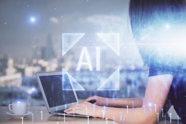 Bilgisayar ve veri temalı hologram çizimleri üzerinde çalışan kadın ellerine çok fazla maruz kalma. Teknoloji kavramı.