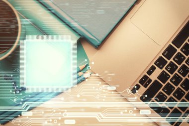 Bilgisayarlı çalışma masası arkaplanının üst görüntüsü üzerinde hologram çizimi yapılan çok sayıdaki veriye maruz kalma. Teknoloji kavramı.