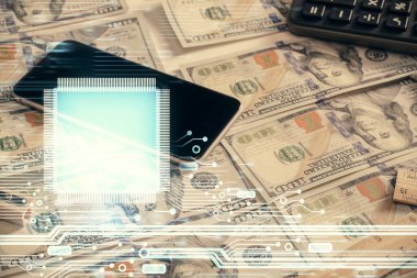 İki kez veri temasına maruz kalınca dolar banknotları arka planda kalıyor. Teknoloji konsepti.