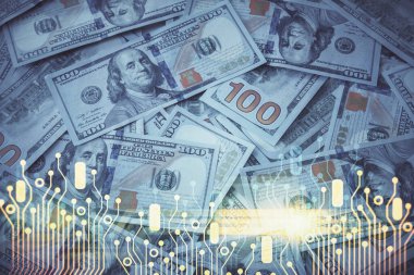 İki kez veri temasına maruz kalınca dolar banknotları arka planda kalıyor. Teknoloji konsepti.