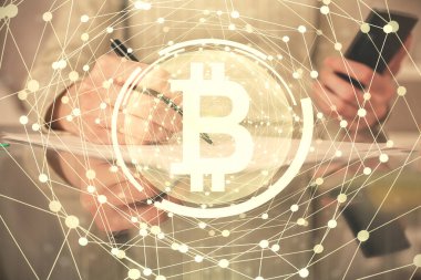 Hologram ve cep telefonu kullanan bir kadın tarafından iki kez görüntülenir..