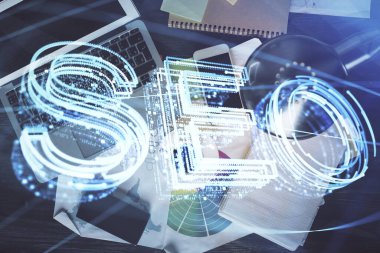 SEO 'nun çalışma masası arkaplanını bilgisayarla çizerken çift pozlama. Arama kavramı. Üst görünüm.