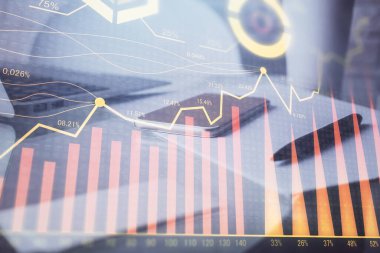Ön x grafik çizimi ve cep telefonu arkaplanı çift pozlama. Mali veri analizi kavramı