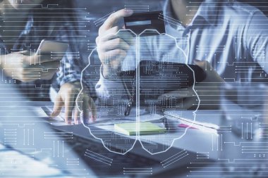 Kredi kartı ve beyin hologramı çizimi yapan bir kadınla erkeğin online alışverişe iki kez çıkmaları. Ai ve E-ticaret çevrimiçi ücret konsepti.