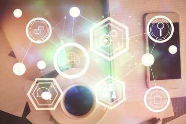 Sosyal ağ temalı çizimlerin telefon üzerinden çifte pozlandırılması. Üst Manzara. Kavram bağlayan insanlar.