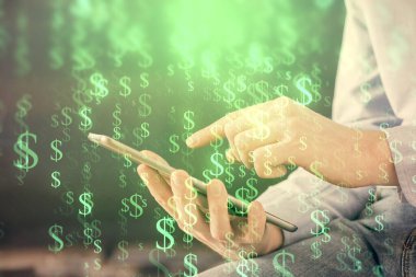 Bir adamın elini tutarken ve dijital bir cihaz ve ön grafik çizimi kullanırken çift pozlama. Finansal piyasa kavramı.