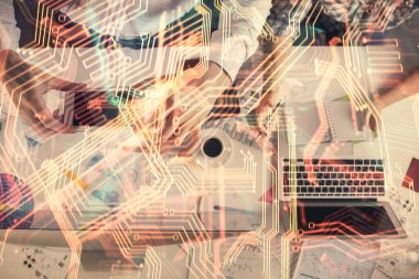 Kadın ve erkeğin birlikte çalışması ve teknoloji temalı çizimler. Bilgisayar arkaplanı. Üst Manzara. Yüksek teknoloji konsepti.